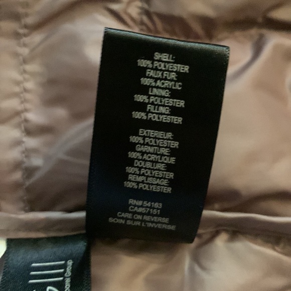 Kenneth Cole puffer jacket with faux fur collar. - Picture 7 of 7